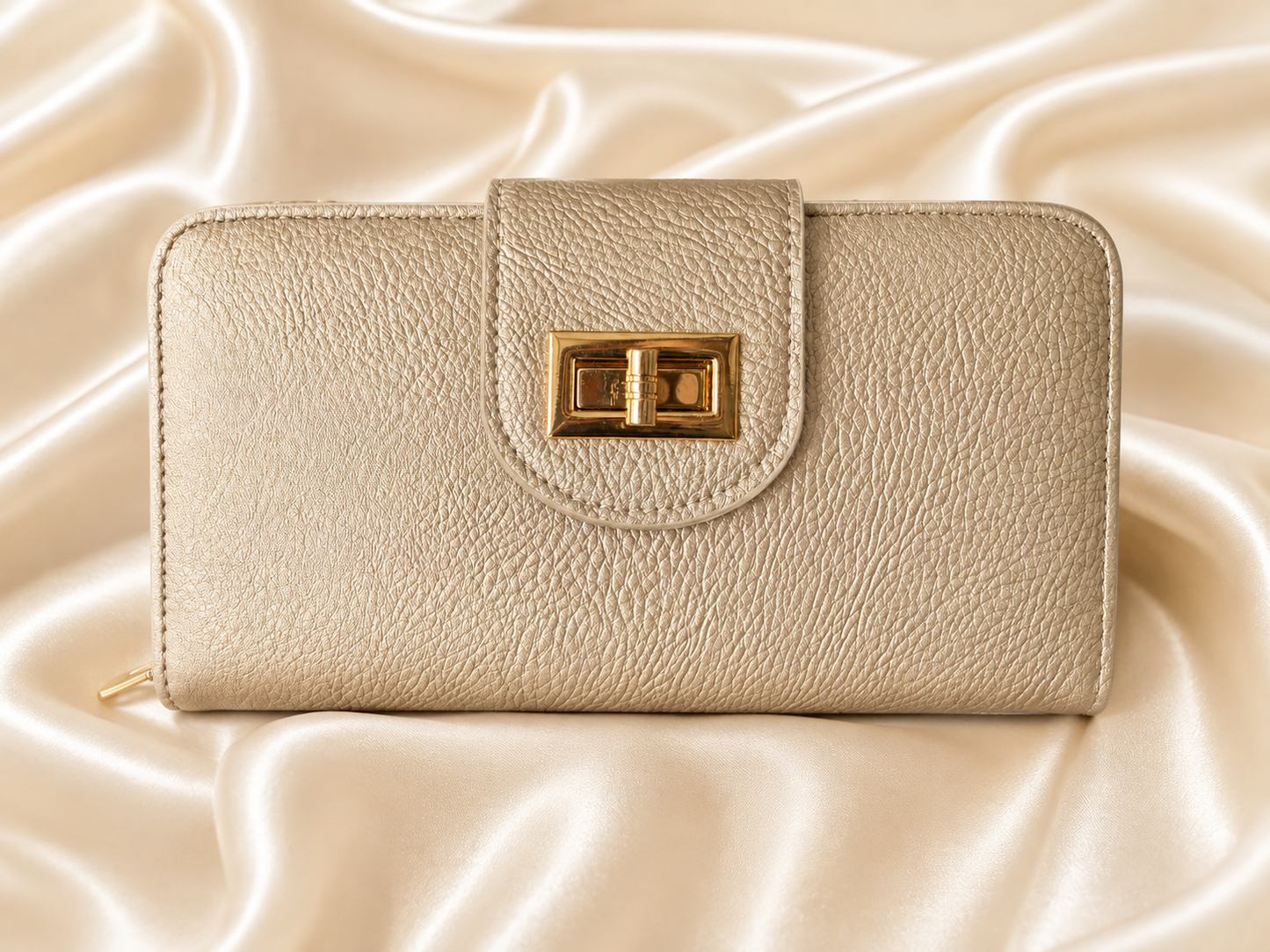 Elegant Mini Handbag with Gold Chain